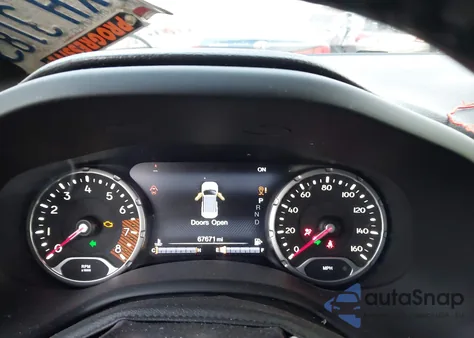 2020 Jeep Renegade North Edition 4X4 z USA, uszkodzony, nr VIN ZACNJBAB9LPL67716